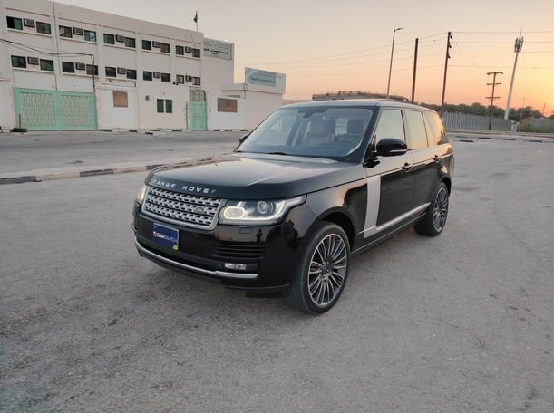 Used 2014 Range Rover Vogue for sale in Al Khobar